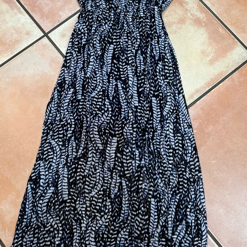 Elegant Black and White Maxi Dress